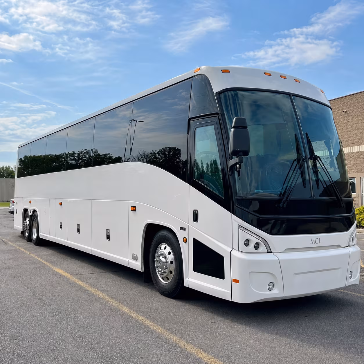 airport hotel shuttle buses in conway and little rock