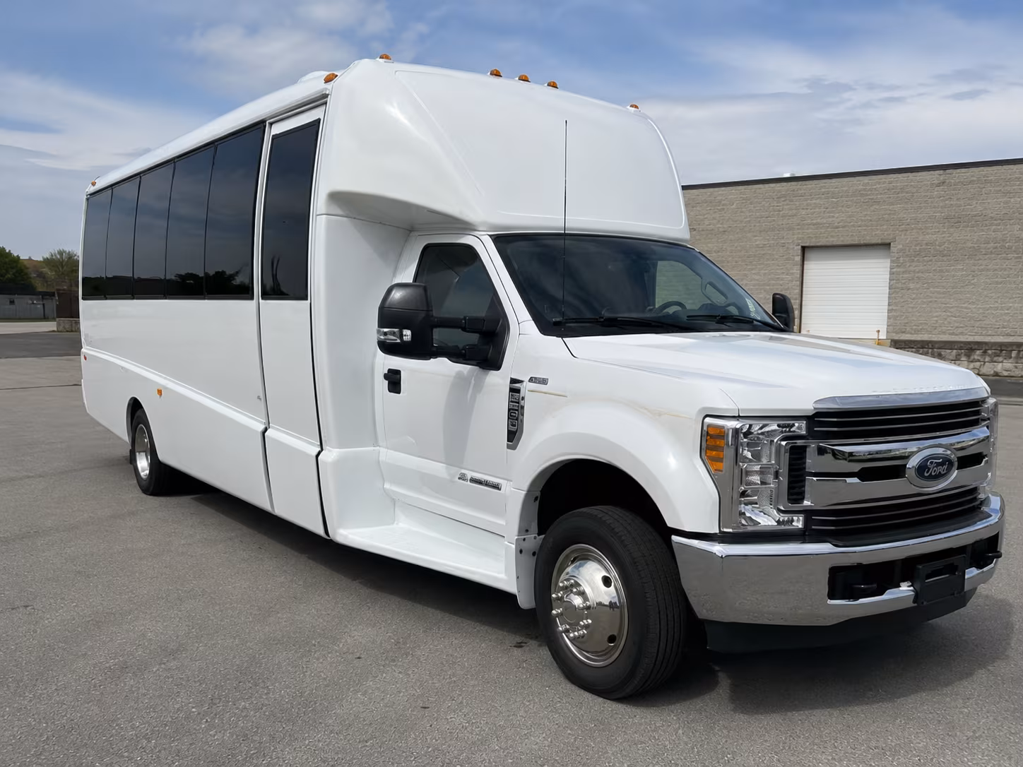 buses for hendrix college and central baptist college student group travel