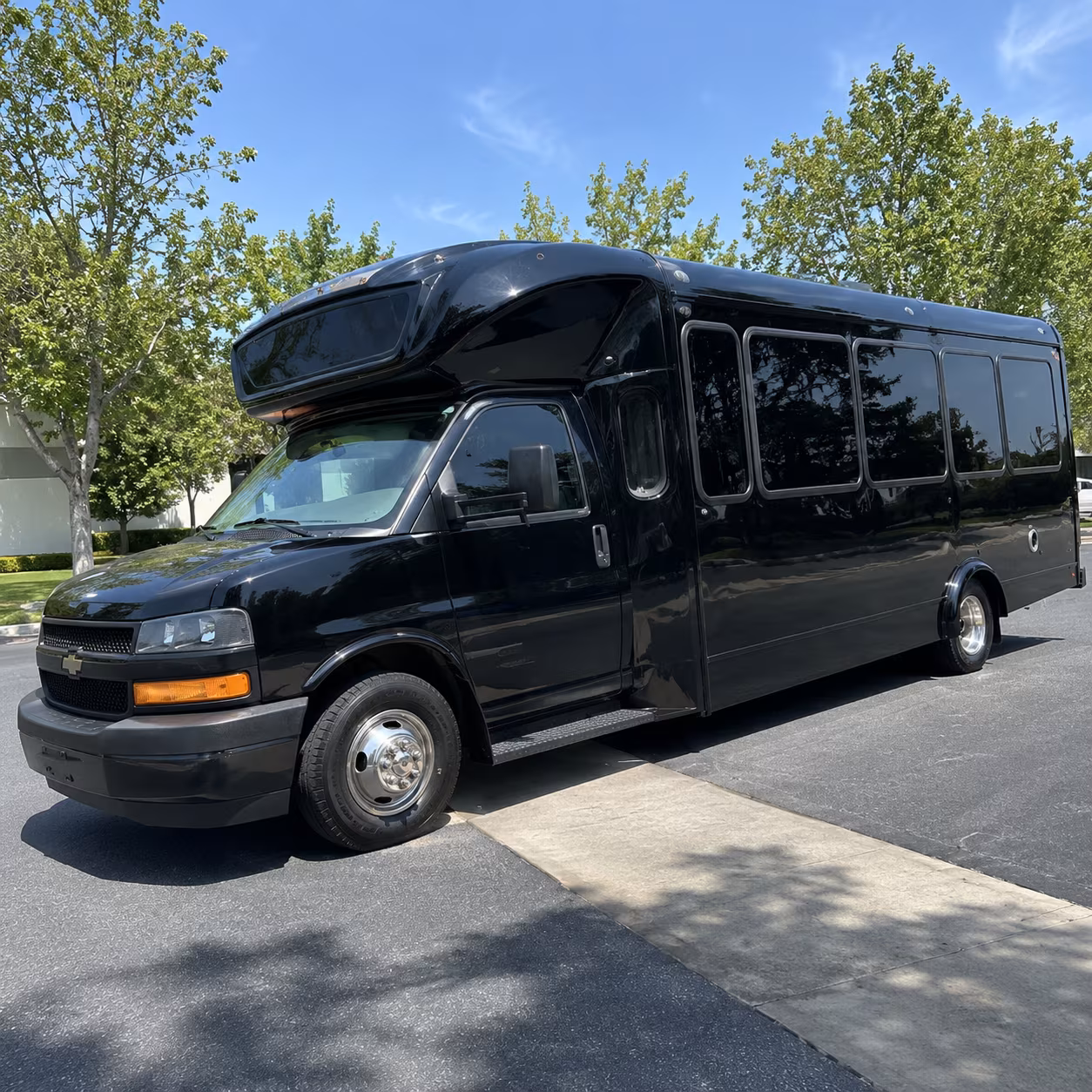 conway 15 passenger party bus