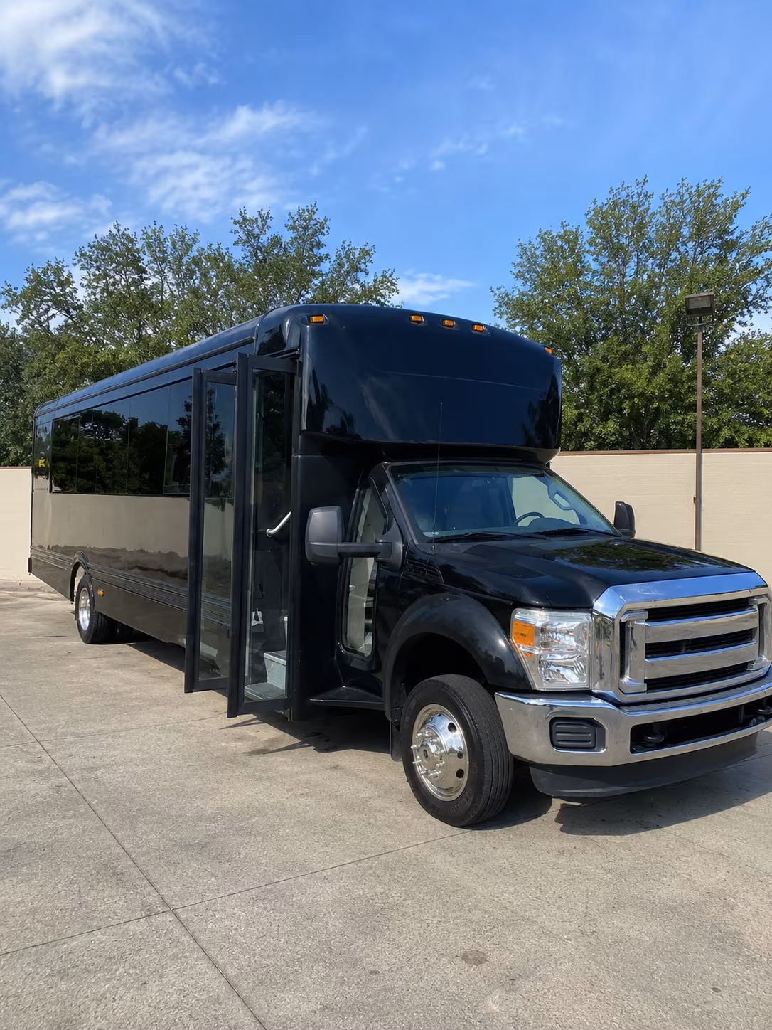 conway 20 passenger party bus