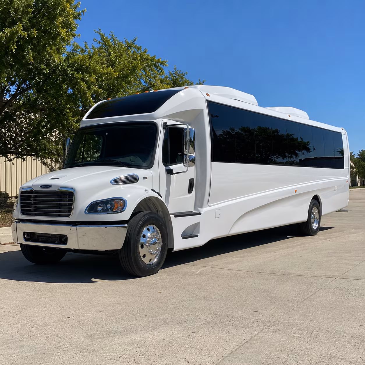 conway 28 passenger minibus