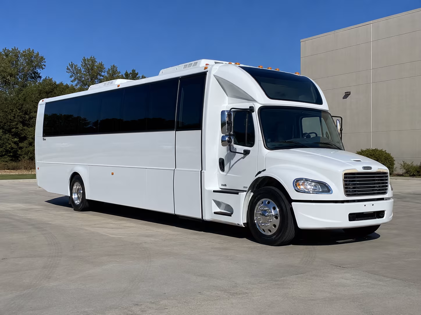 conway 28 passenger party bus