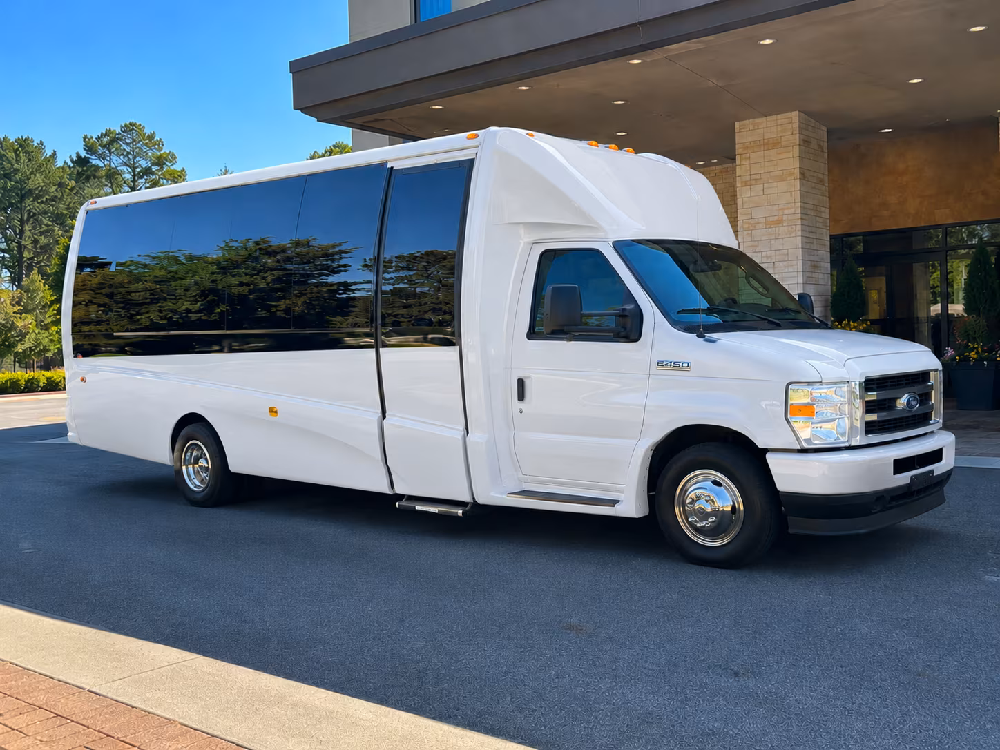 corporate airport transfer buses between conway and little rock national airport